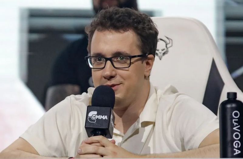 Who is Dominik ' Mokry Suchar' Stokłosa?